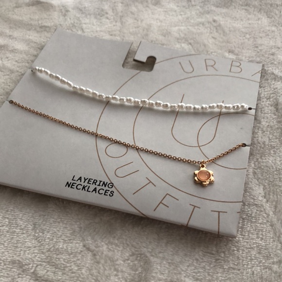 Urban outfitters faux fwp flower layering necklaces - Picture 4 of 8